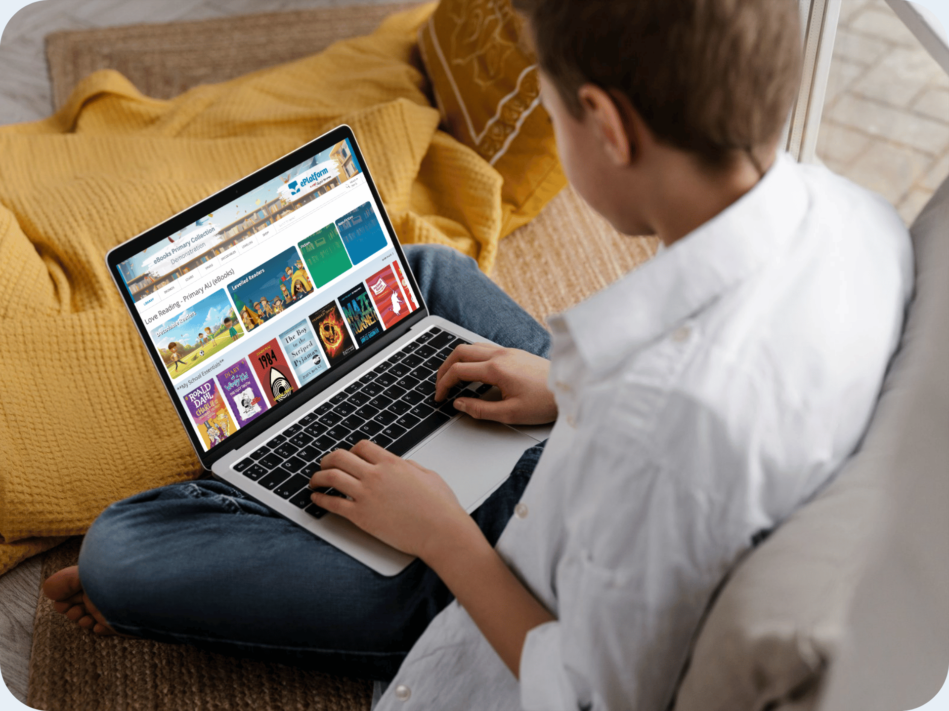 Child looking at the ePlatform homepage on a laptop computer